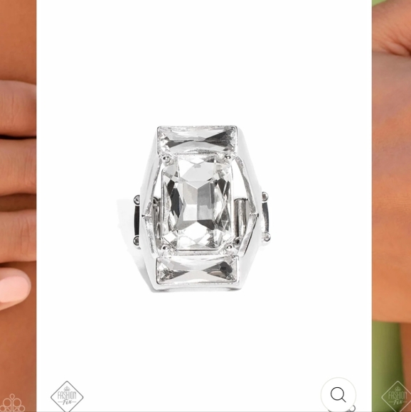 paparazzi Jewelry - Right As CHAIN - White Silver💍 Ring
